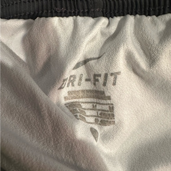 Nike athletic shorts - Picture 3 of 5